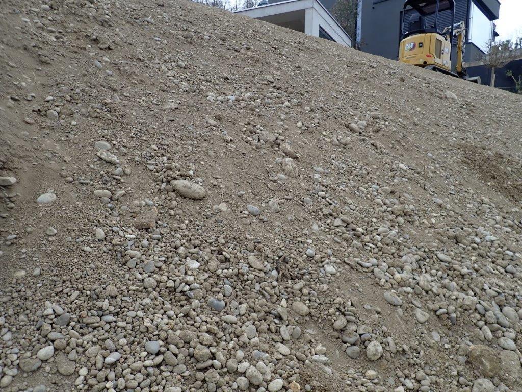 substrad2 Liefern Sand Erde Baselland.jpg